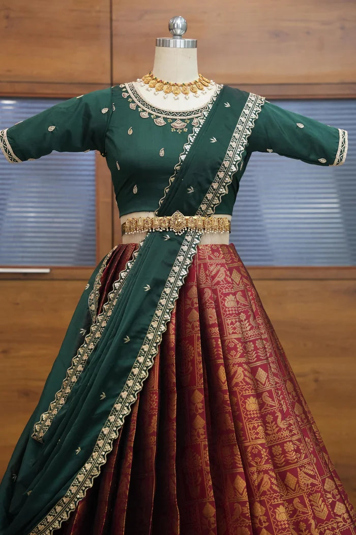 దక్షిణ భారత పండుగ సాంప్రదాయ హాఫ్ చీర (ఛవి)