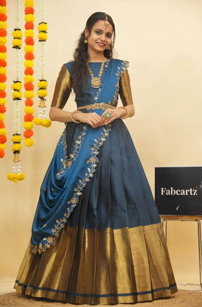 దక్షిణ భారత పండుగ సాంప్రదాయ హాఫ్ చీర (ఛవి)