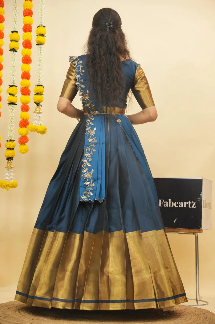 దక్షిణ భారత పండుగ సాంప్రదాయ హాఫ్ చీర (ఛవి)