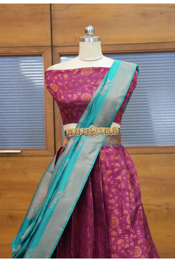 దక్షిణ భారత పండుగ సాంప్రదాయ హాఫ్ చీర (ఛవి)