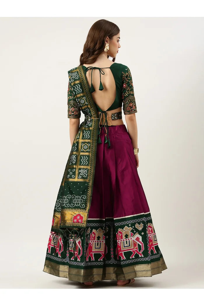 దక్షిణ భారత పండుగ సాంప్రదాయ హాఫ్ చీర (ప్రేక్షు)