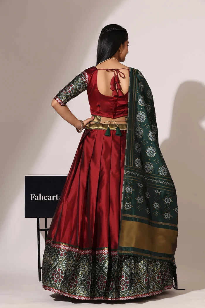 దక్షిణ భారత పండుగ సాంప్రదాయ హాఫ్ చీర (ఛవి)