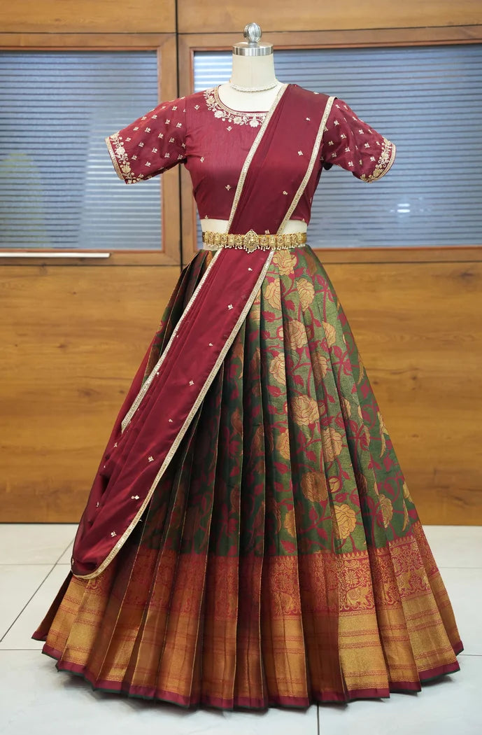 దక్షిణ భారత పండుగ సాంప్రదాయ హాఫ్ చీర (ఛవి)