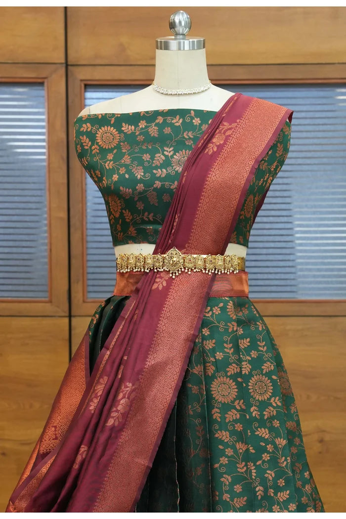 దక్షిణ భారత పండుగ సాంప్రదాయ హాఫ్ చీర (ఛవి)