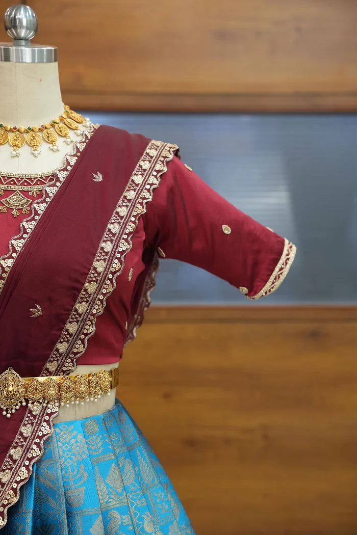 దక్షిణ భారత పండుగ సాంప్రదాయ హాఫ్ చీర (ఛవి)