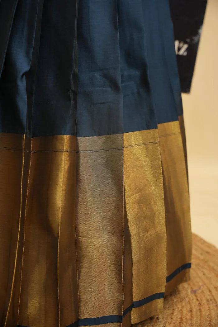 దక్షిణ భారత పండుగ సాంప్రదాయ హాఫ్ చీర (ఛవి)