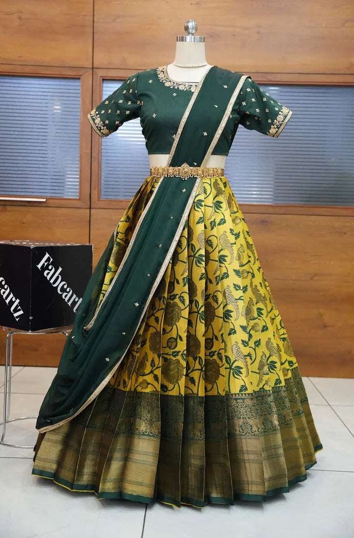 దక్షిణ భారత పండుగ సాంప్రదాయ హాఫ్ చీర (ఛవి)