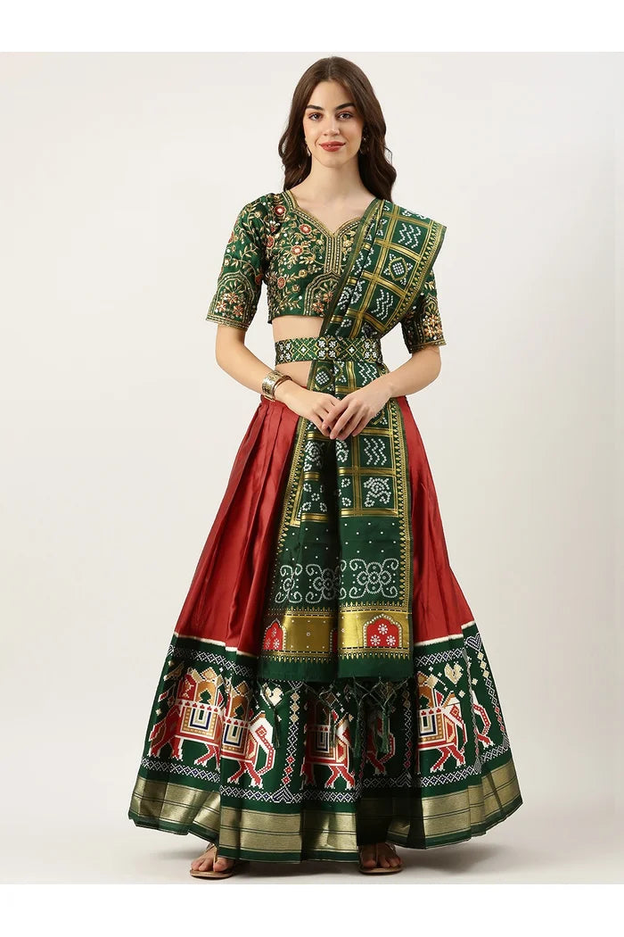 దక్షిణ భారత పండుగ సాంప్రదాయ హాఫ్ చీర (ప్రేక్షు)