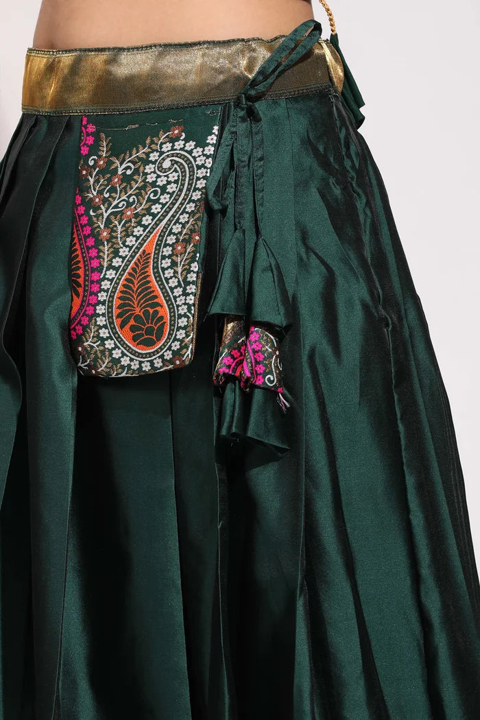 దక్షిణ భారత పండుగ సాంప్రదాయ హాఫ్ చీర(పటోలా)