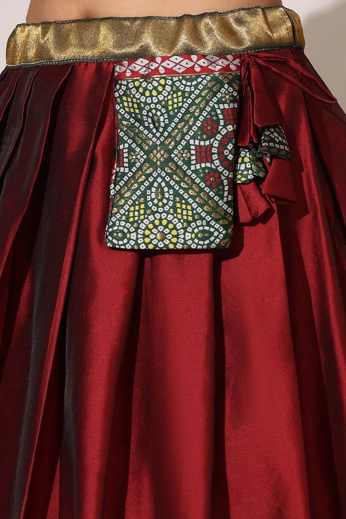 దక్షిణ భారత పండుగ సాంప్రదాయ హాఫ్ చీర (ఛవి)