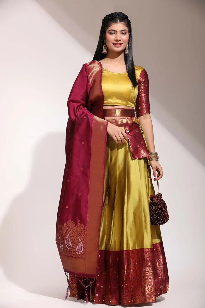 దక్షిణ భారత పండుగ సాంప్రదాయ హాఫ్ చీర(పటోలా)