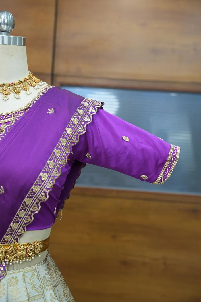 దక్షిణ భారత పండుగ సాంప్రదాయ హాఫ్ చీర (ఛవి)