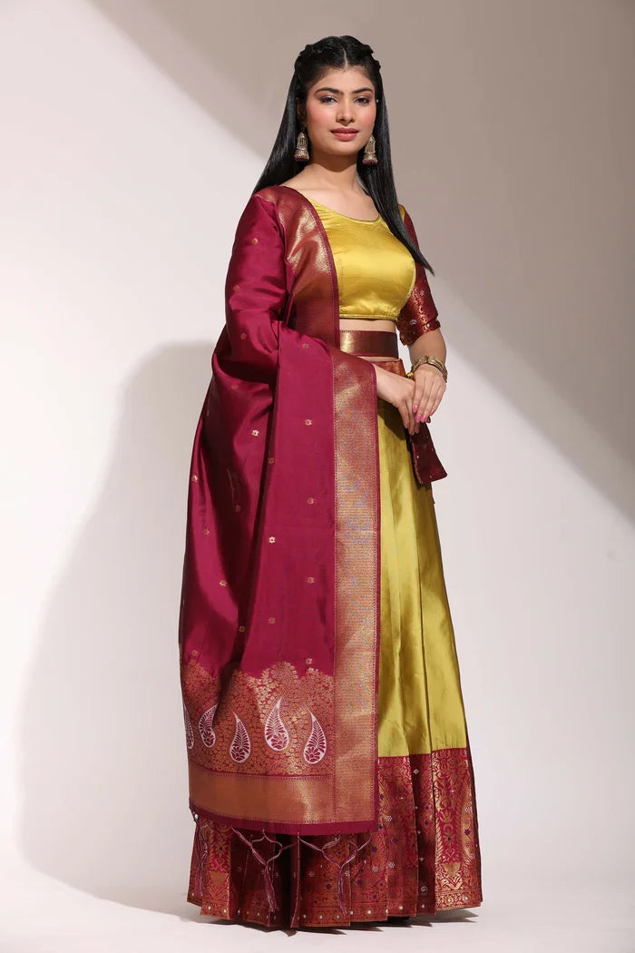 దక్షిణ భారత పండుగ సాంప్రదాయ హాఫ్ చీర(పటోలా)