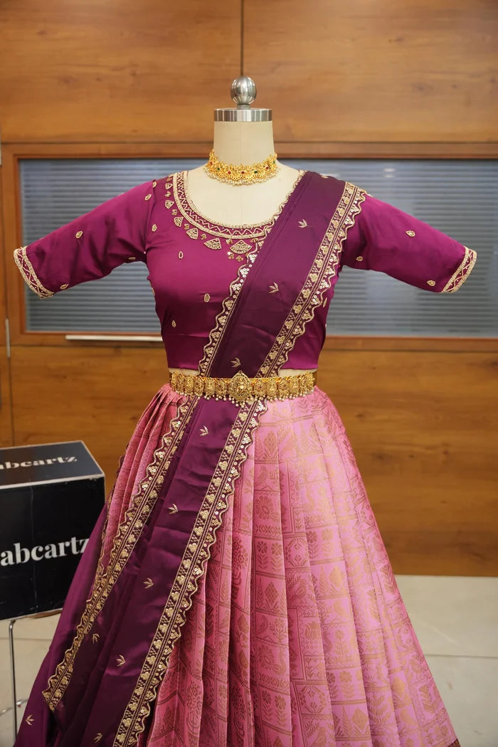 దక్షిణ భారత పండుగ సాంప్రదాయ హాఫ్ చీర (ఛవి)