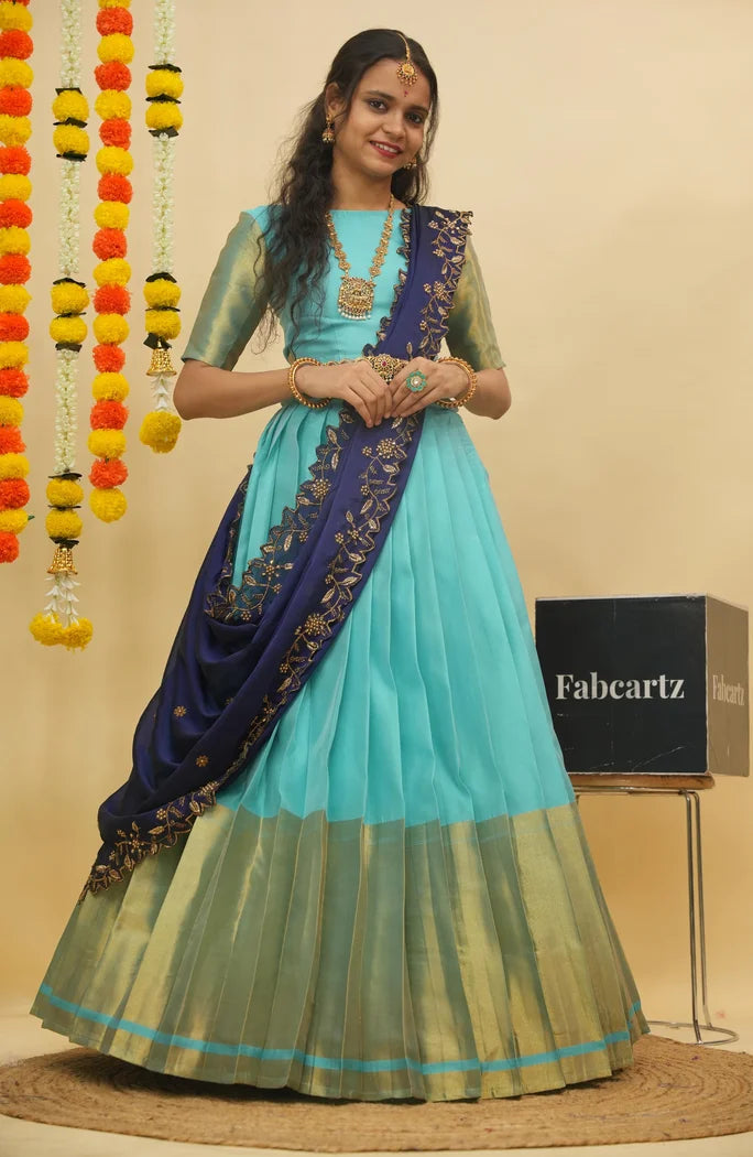 దక్షిణ భారత పండుగ సాంప్రదాయ హాఫ్ చీర (ఛవి)