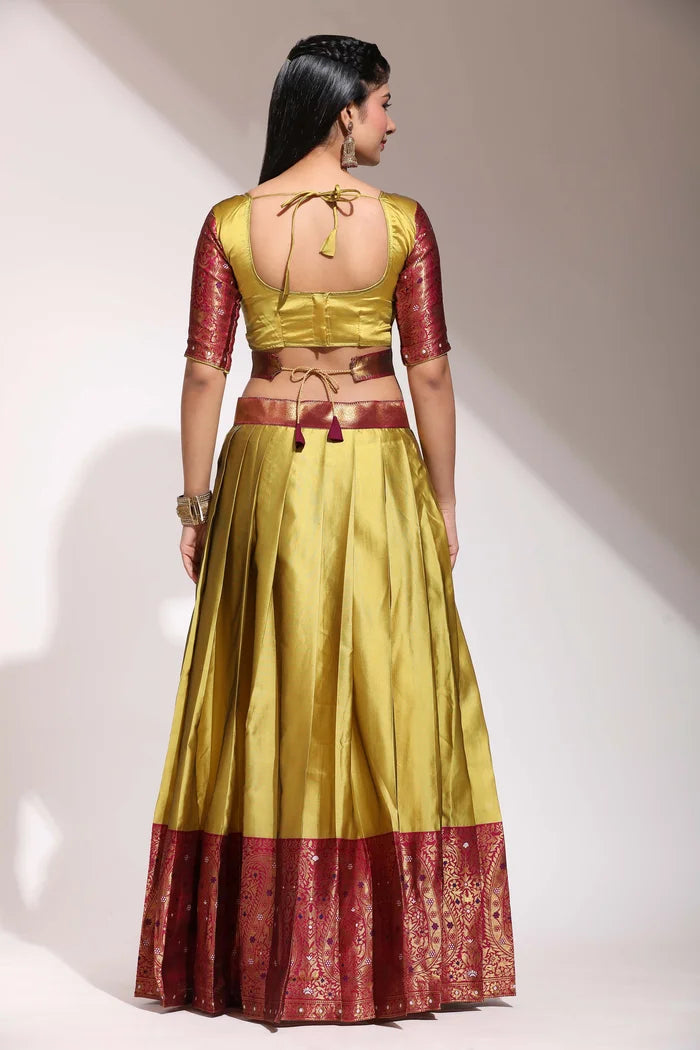 దక్షిణ భారత పండుగ సాంప్రదాయ హాఫ్ చీర(పటోలా)