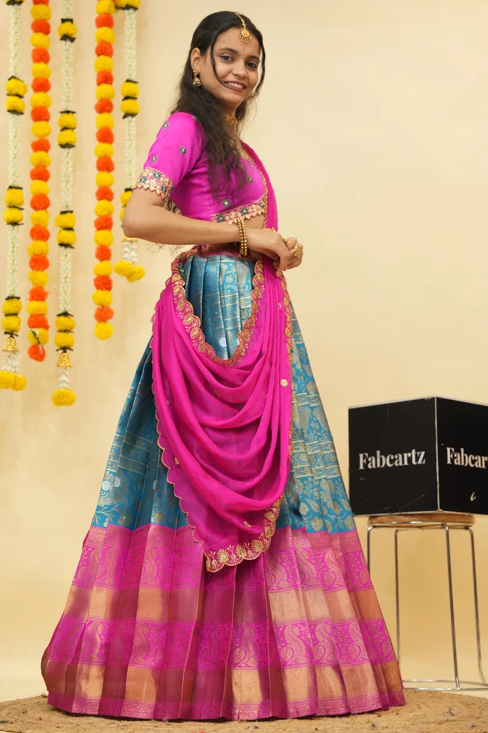 దక్షిణ భారత పండుగ సాంప్రదాయ హాఫ్ చీర (ఛవి)
