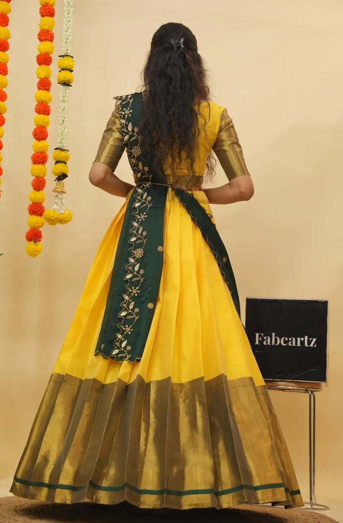 దక్షిణ భారత పండుగ సాంప్రదాయ హాఫ్ చీర (ఛవి)