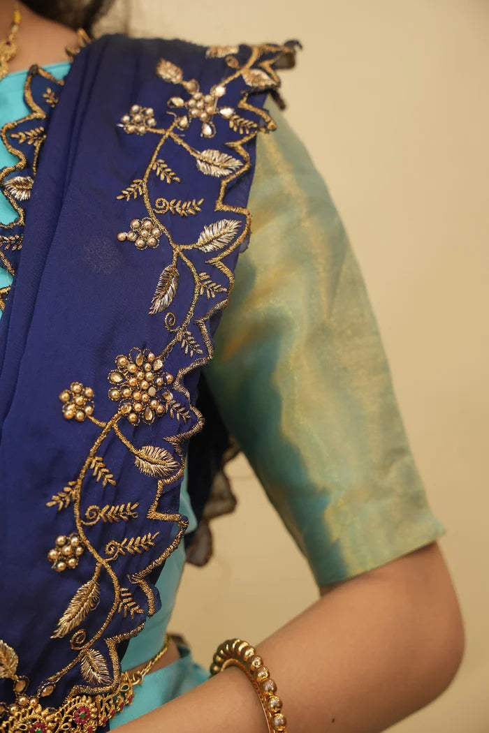 దక్షిణ భారత పండుగ సాంప్రదాయ హాఫ్ చీర (ఛవి)