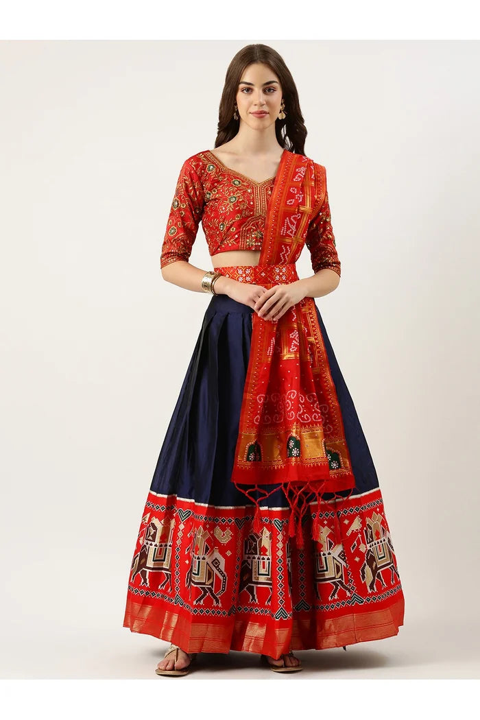 దక్షిణ భారత పండుగ సాంప్రదాయ హాఫ్ చీర (ప్రేక్షు)