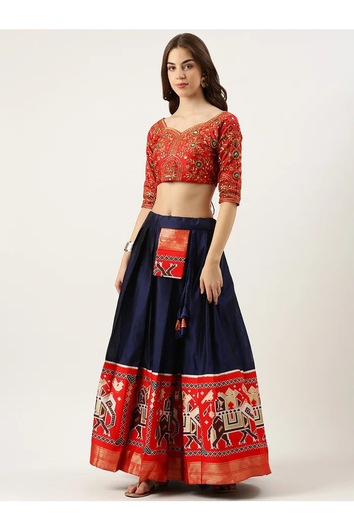 దక్షిణ భారత పండుగ సాంప్రదాయ హాఫ్ చీర (ప్రేక్షు)