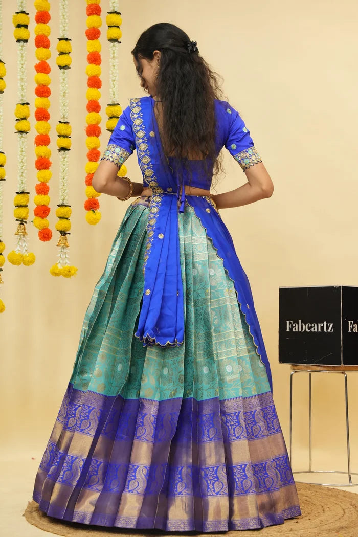 దక్షిణ భారత పండుగ సాంప్రదాయ హాఫ్ చీర (ఛవి)