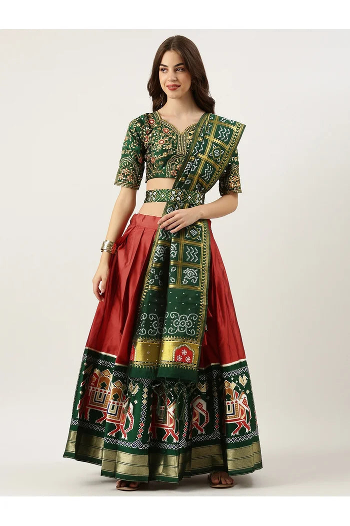 దక్షిణ భారత పండుగ సాంప్రదాయ హాఫ్ చీర (ప్రేక్షు)