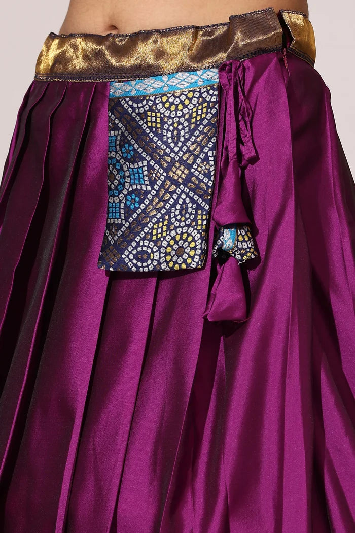 దక్షిణ భారత పండుగ సాంప్రదాయ హాఫ్ చీర (ఛవి)