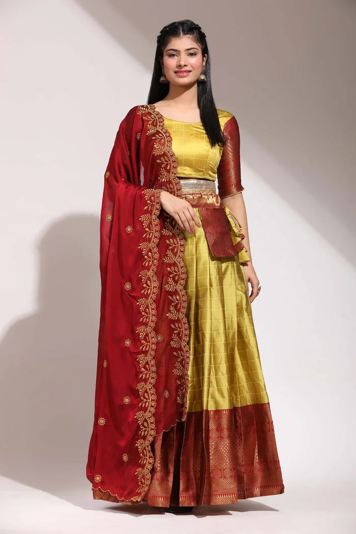 దక్షిణ భారత పండుగ సాంప్రదాయ హాఫ్ చీర(పటోలా)