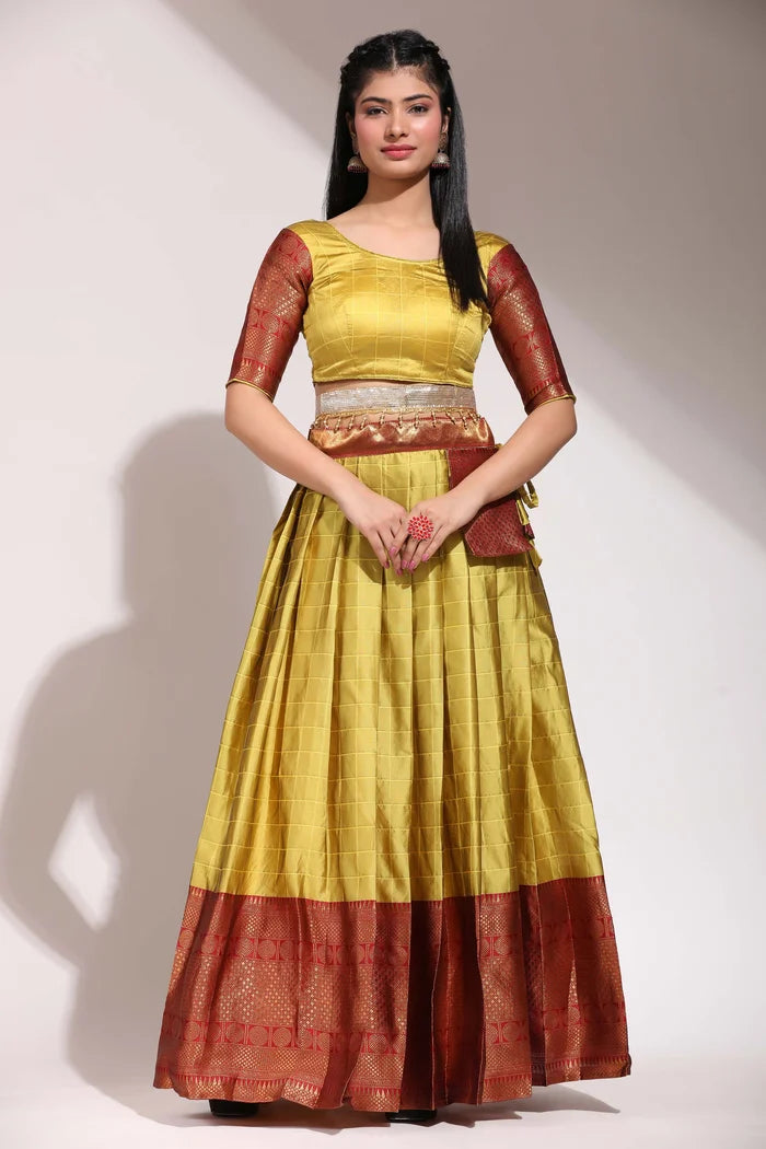 దక్షిణ భారత పండుగ సాంప్రదాయ హాఫ్ చీర(పటోలా)