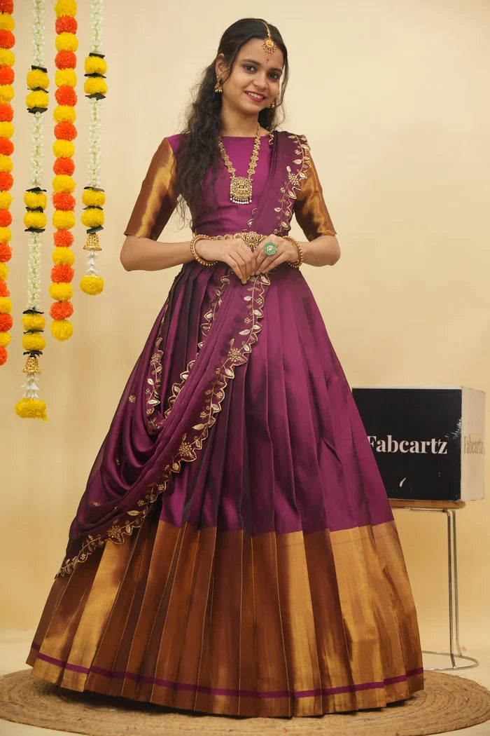 దక్షిణ భారత పండుగ సాంప్రదాయ హాఫ్ చీర (ఛవి)