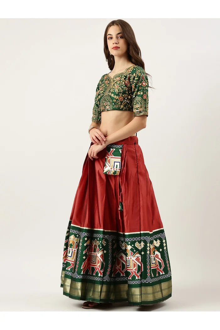 దక్షిణ భారత పండుగ సాంప్రదాయ హాఫ్ చీర (ప్రేక్షు)