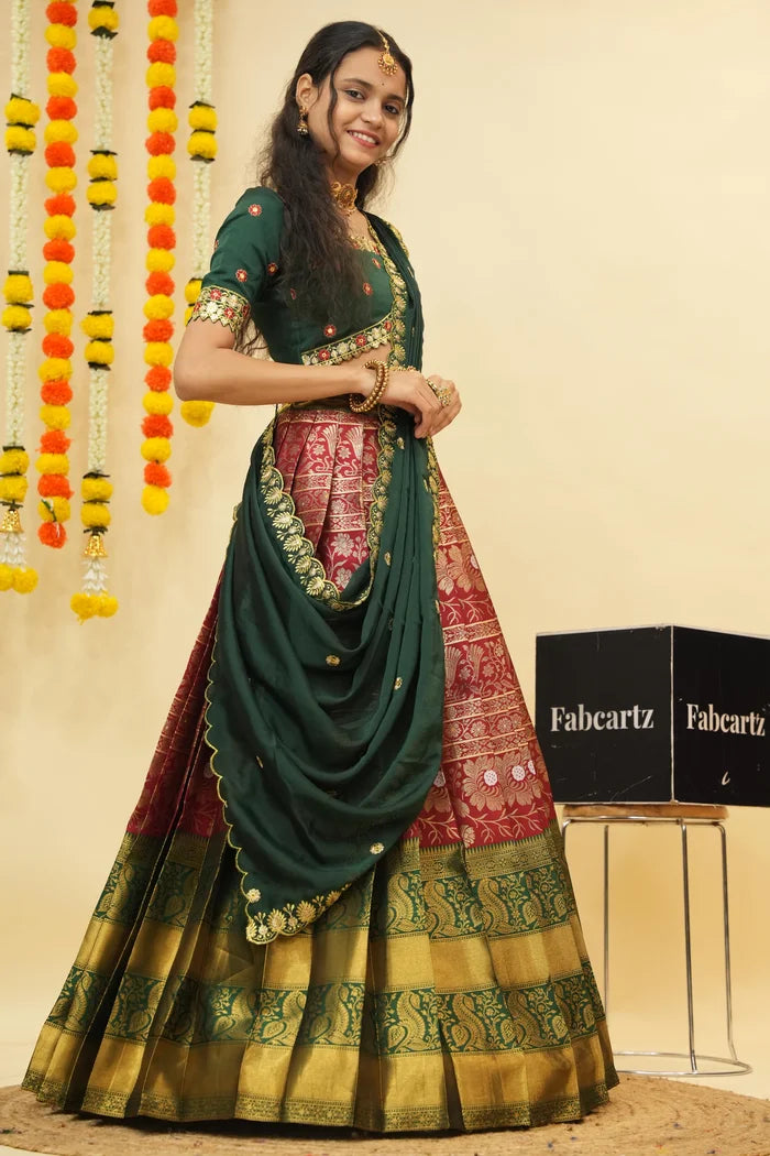 దక్షిణ భారత పండుగ సాంప్రదాయ హాఫ్ చీర (ఛవి)