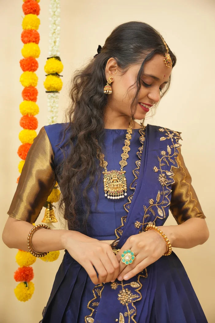 దక్షిణ భారత పండుగ సాంప్రదాయ హాఫ్ చీర (ఛవి)