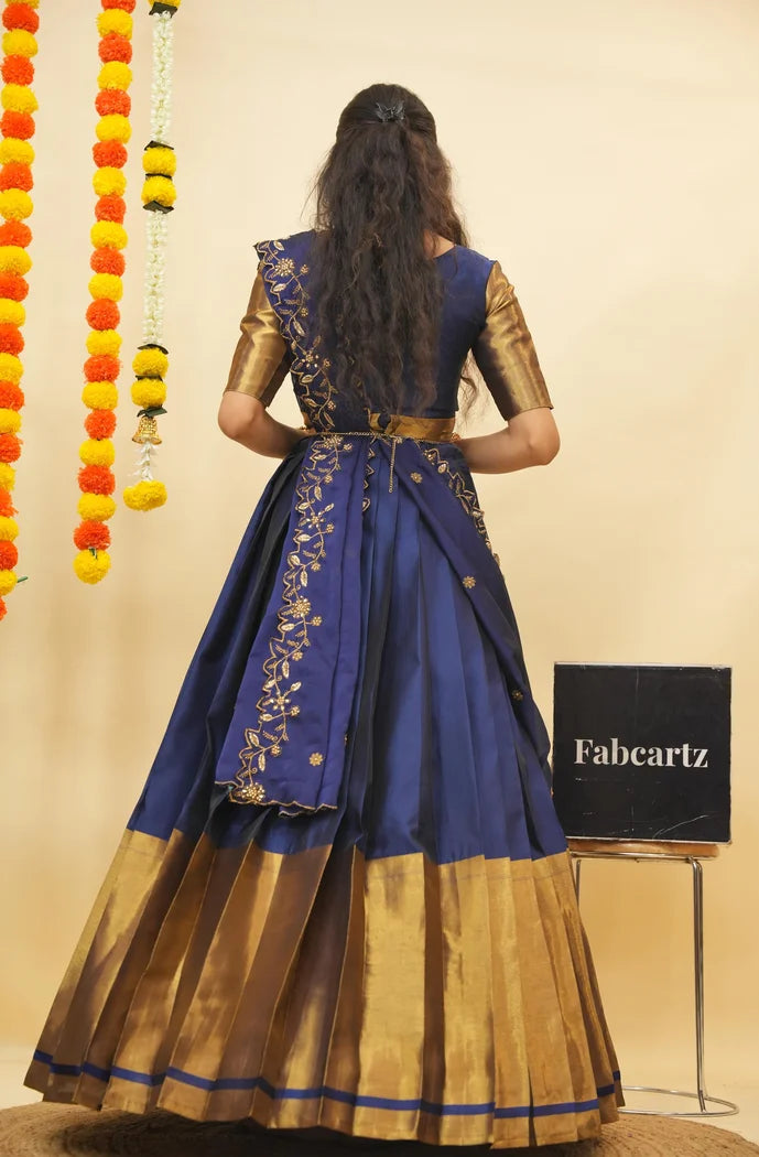 దక్షిణ భారత పండుగ సాంప్రదాయ హాఫ్ చీర (ఛవి)