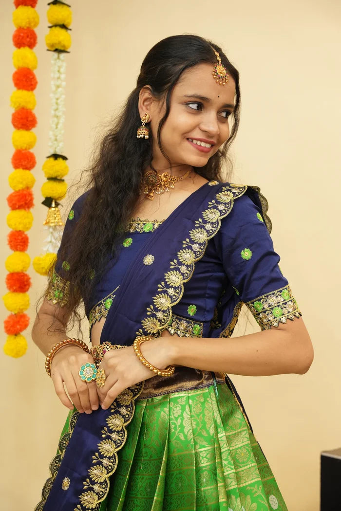 దక్షిణ భారత పండుగ సాంప్రదాయ హాఫ్ చీర (ఛవి)