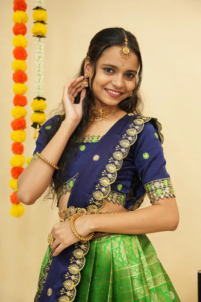 దక్షిణ భారత పండుగ సాంప్రదాయ హాఫ్ చీర (ఛవి)