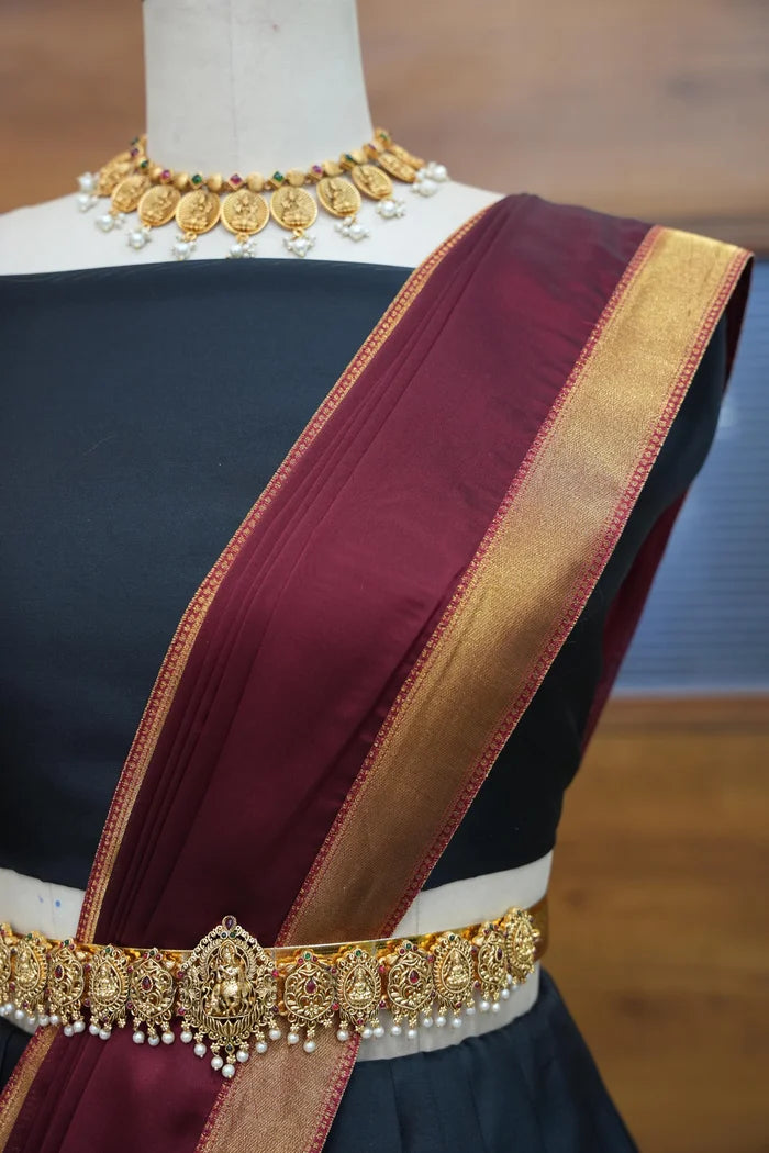 దక్షిణ భారత పండుగ సాంప్రదాయ హాఫ్ చీర (ఛవి)
