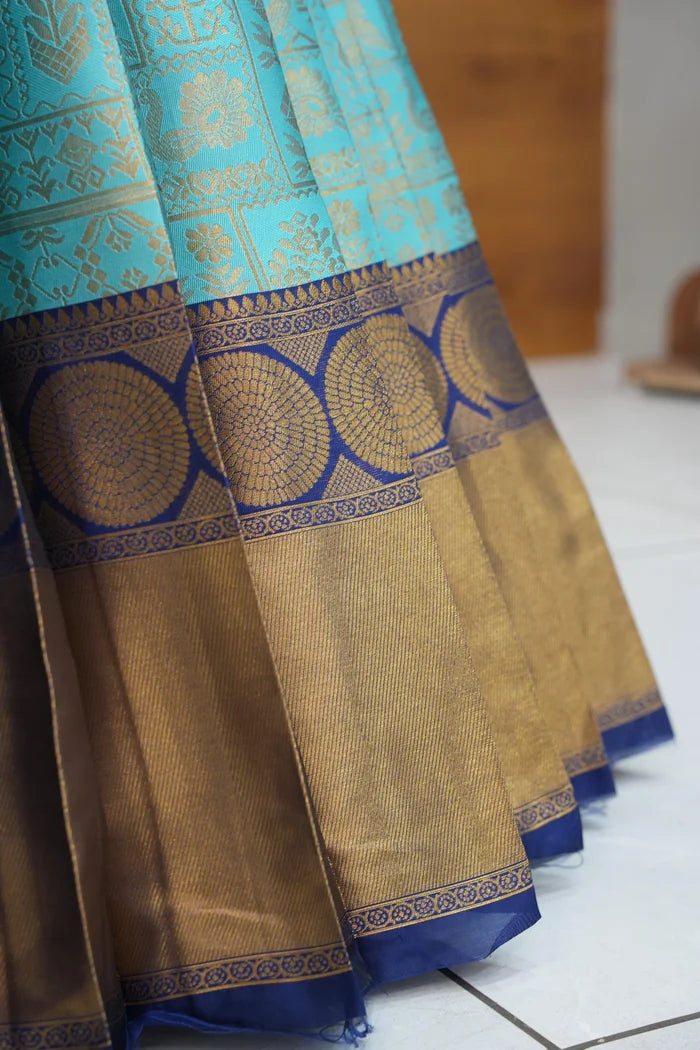 దక్షిణ భారత పండుగ సాంప్రదాయ హాఫ్ చీర (ఛవి)