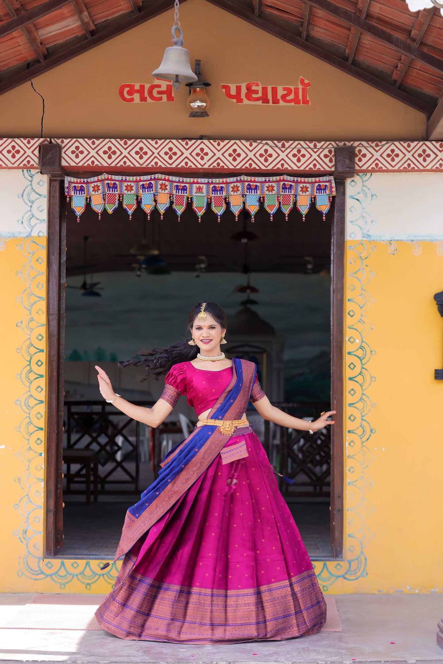 సౌత్ ఇండియన్ ఫెస్టివల్ సాంప్రదాయ హాఫ్ చీర