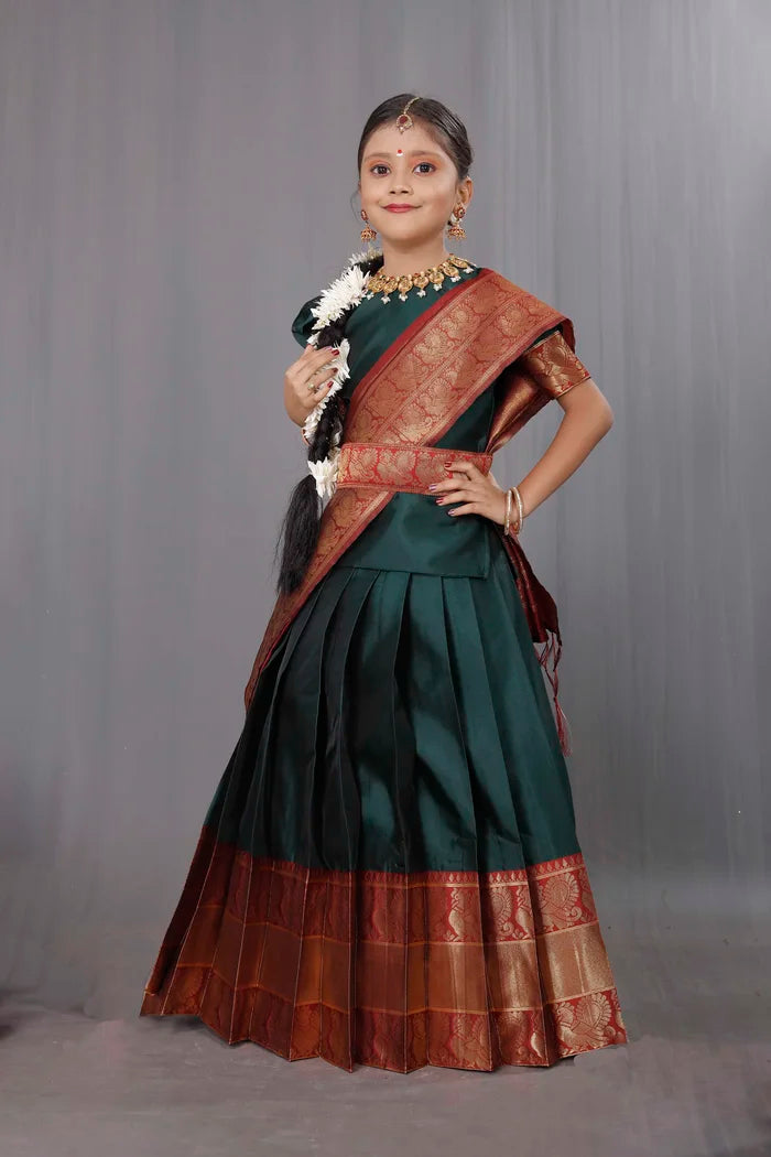 పిల్లల సాంప్రదాయ దక్షిణ భారత హాఫ్ చీర (కృతి)