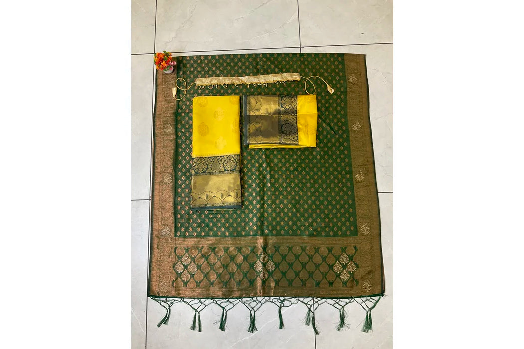 దక్షిణ భారత పండుగ సాంప్రదాయ హాఫ్ చీర (ఛవి)