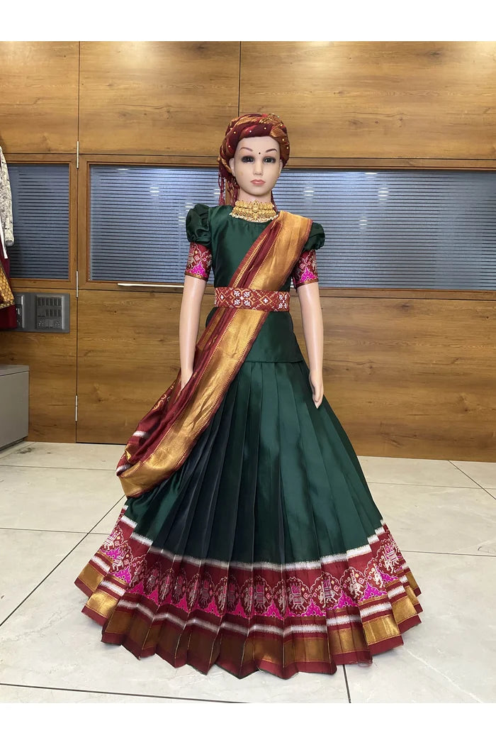 సౌత్ ఇండియన్ ఫెస్టివల్ సాంప్రదాయ హాఫ్ చీర (ధార్మికిడ్స్)