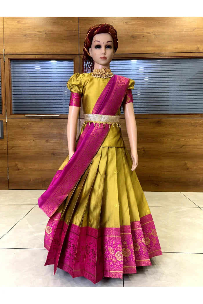 దక్షిణ భారత పండుగ సాంప్రదాయ హాఫ్ చీర (దిల్వాలేపట్టు కిడ్స్)