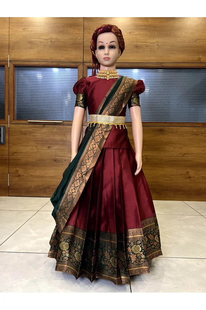 దక్షిణ భారత పండుగ సాంప్రదాయ హాఫ్ చీర (దిల్వాలేపట్టు కిడ్స్)