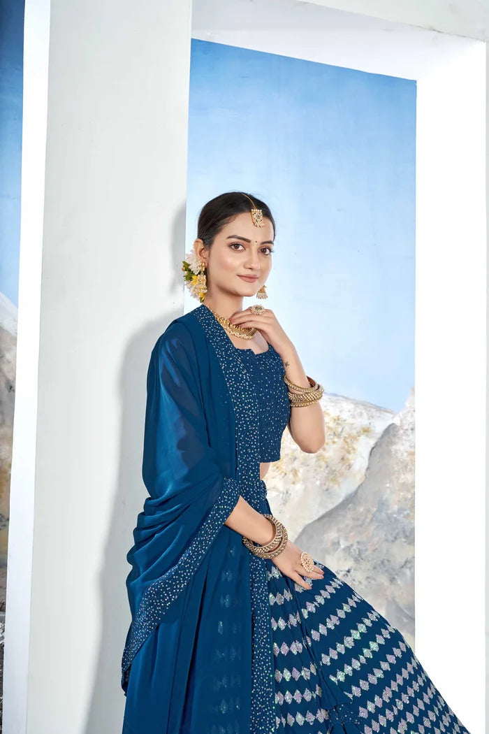దక్షిణ భారత పండుగ సాంప్రదాయ హాఫ్ చీర (ఛవి)