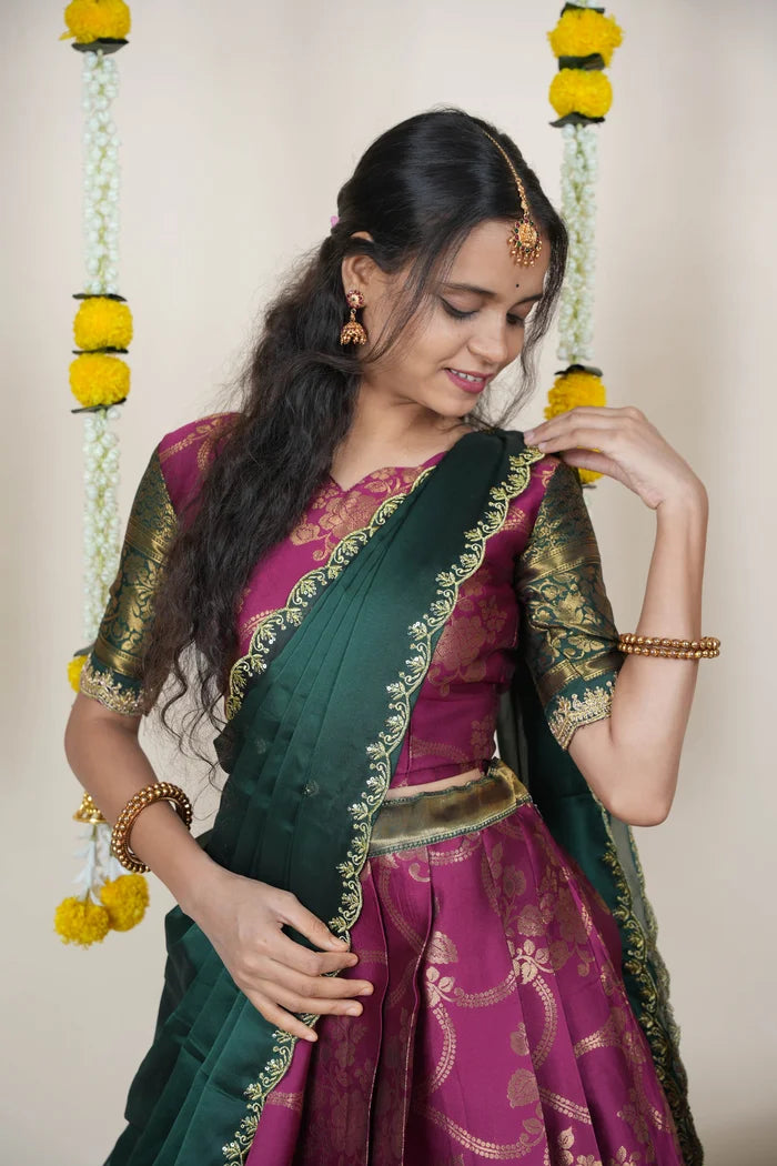 దక్షిణ భారత పండుగ సాంప్రదాయ హాఫ్ చీర (MYR)