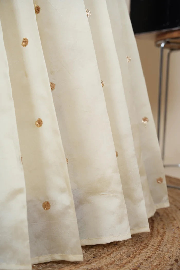 దక్షిణ భారత పండుగ సాంప్రదాయ హాఫ్ చీర (ఛవి)