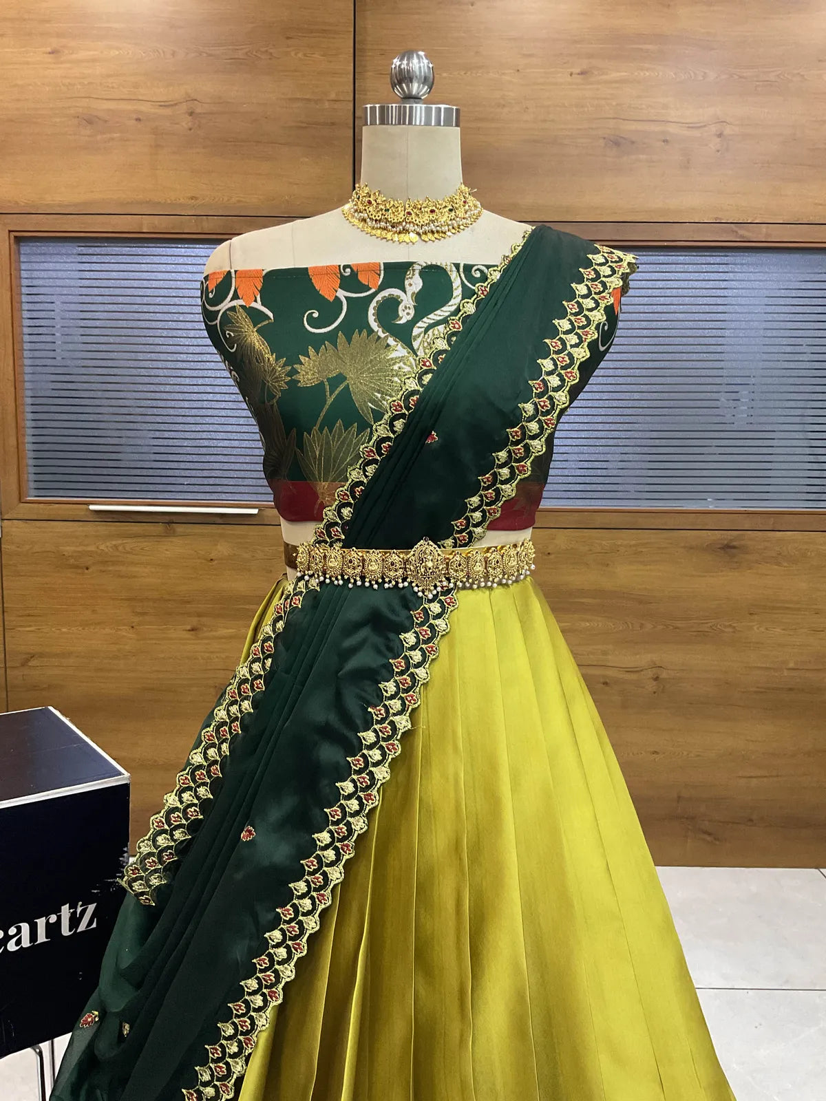 (HansRango) South Indian Festival Traditional Half Saree with Embroidered Blouse & Dupatta