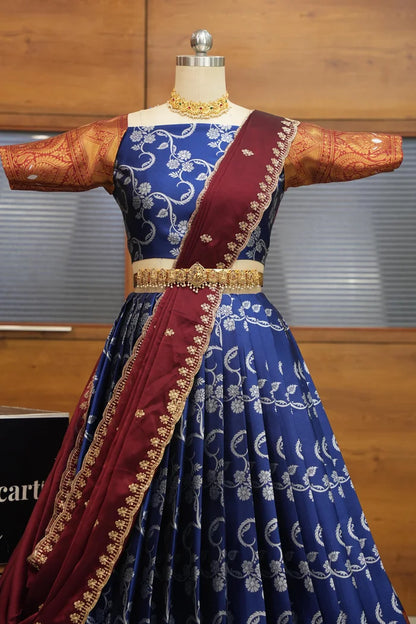 దక్షిణ భారత పండుగ సాంప్రదాయ హాఫ్ చీర (ఛవి) 